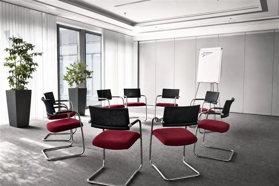 Besprechungsraum mit Flipchart